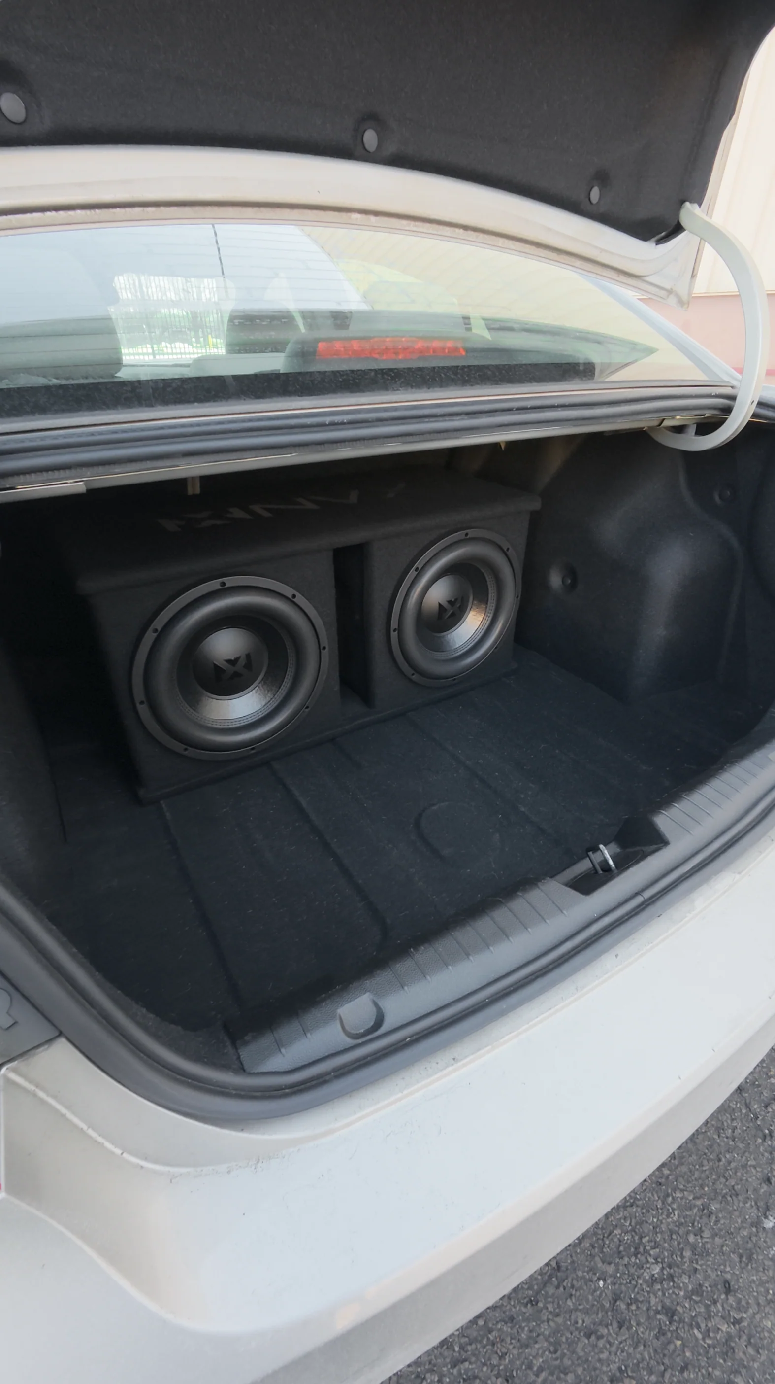 NPKG212 1000W Peak (500W RMS) Loaded Dual 12" Subwoofer with Slot Ported Enclosure and Monoblock Amplifier with Remote Bass Knob - Image 7